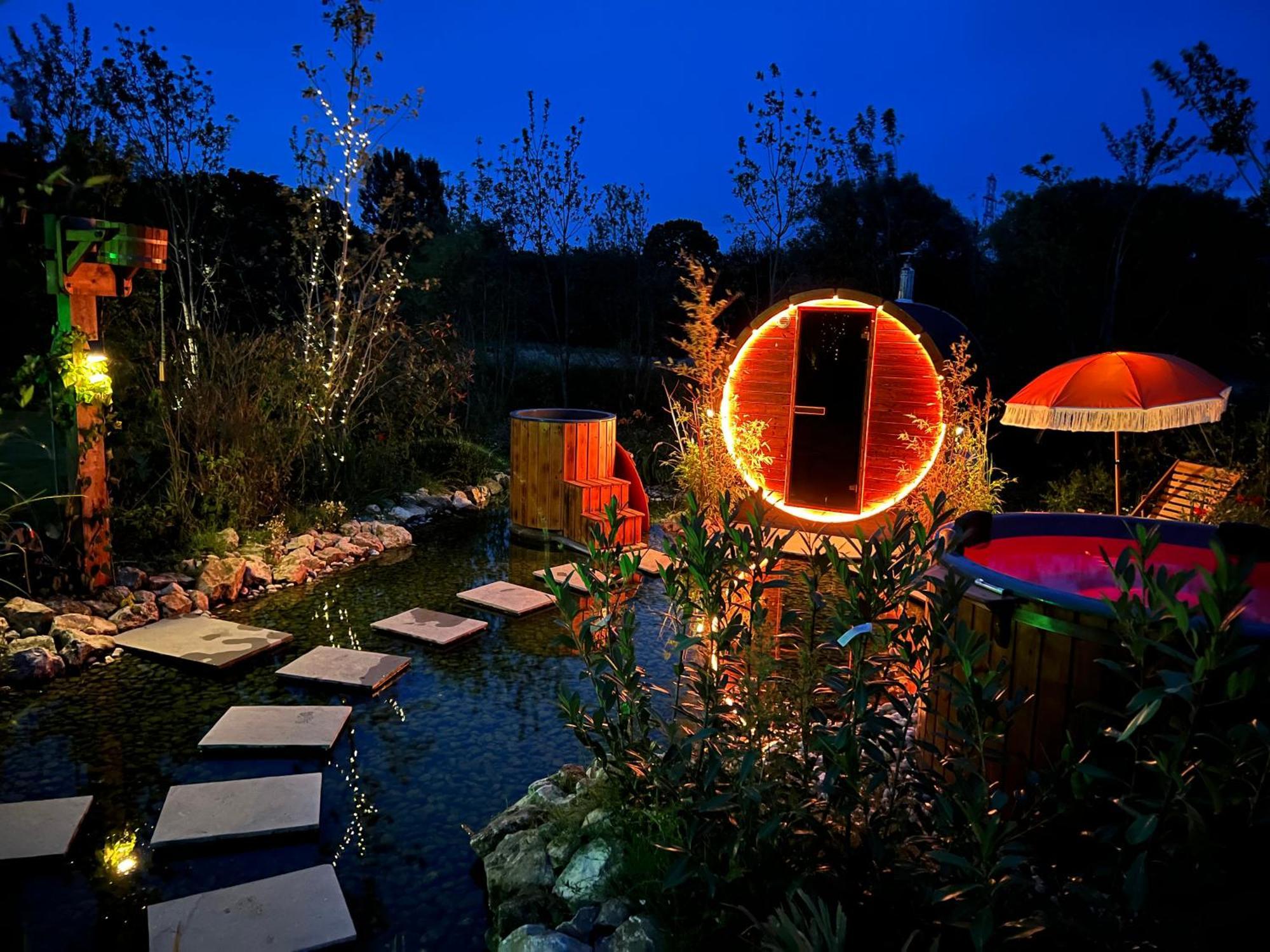 Dragonfly Glamping Spa Retreat Ashford  Exteriör bild